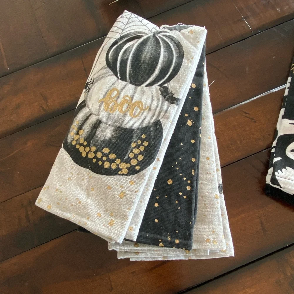 Tahari Halloween BOO Ghosts Black and White Kitchen Towels bundle - (2) sets